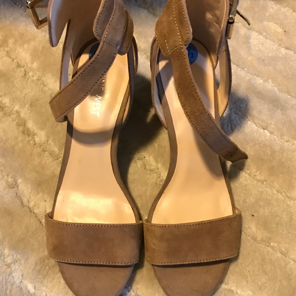Beige wedges 61/2